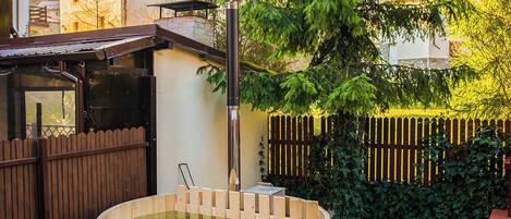 مغطس سبا خارجي