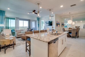 Interior - Coastal Bliss Penthouse by Coastal Chic Vacations (Bradenton)