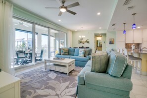 Smart TV - Paradise Awaits by Coastal Chic Vacations (Bradenton)