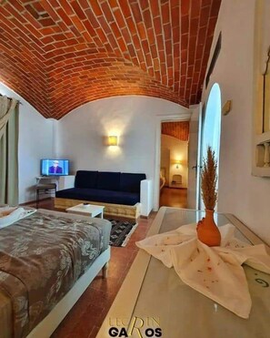 Economy Triple Room, Resort View | In-room safe, desk, laptop workspace, blackout drapes - Hôtel Écrin hamammet (Hammamet)