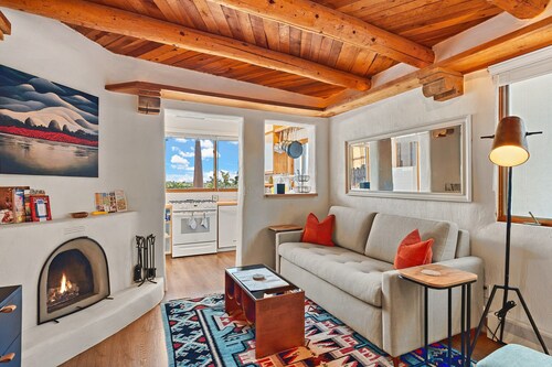 Restored Adobe Casita · Big Views · Walk to Plaza