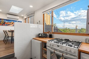 Kühlschrank, Ofen, Herdplatte, Geschirrspüler