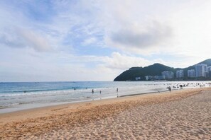 Unclassified image, 3 of 27, button - Loushanglou Seascape Motel (Sanya)