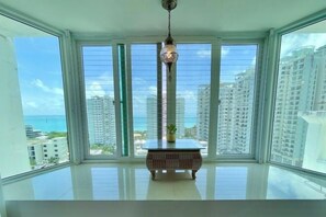 Room - Loushanglou Seascape Motel (Sanya)