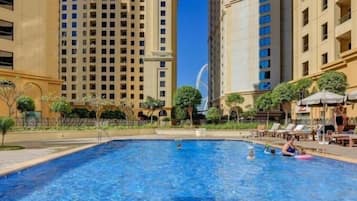 2 albercas al aire libre