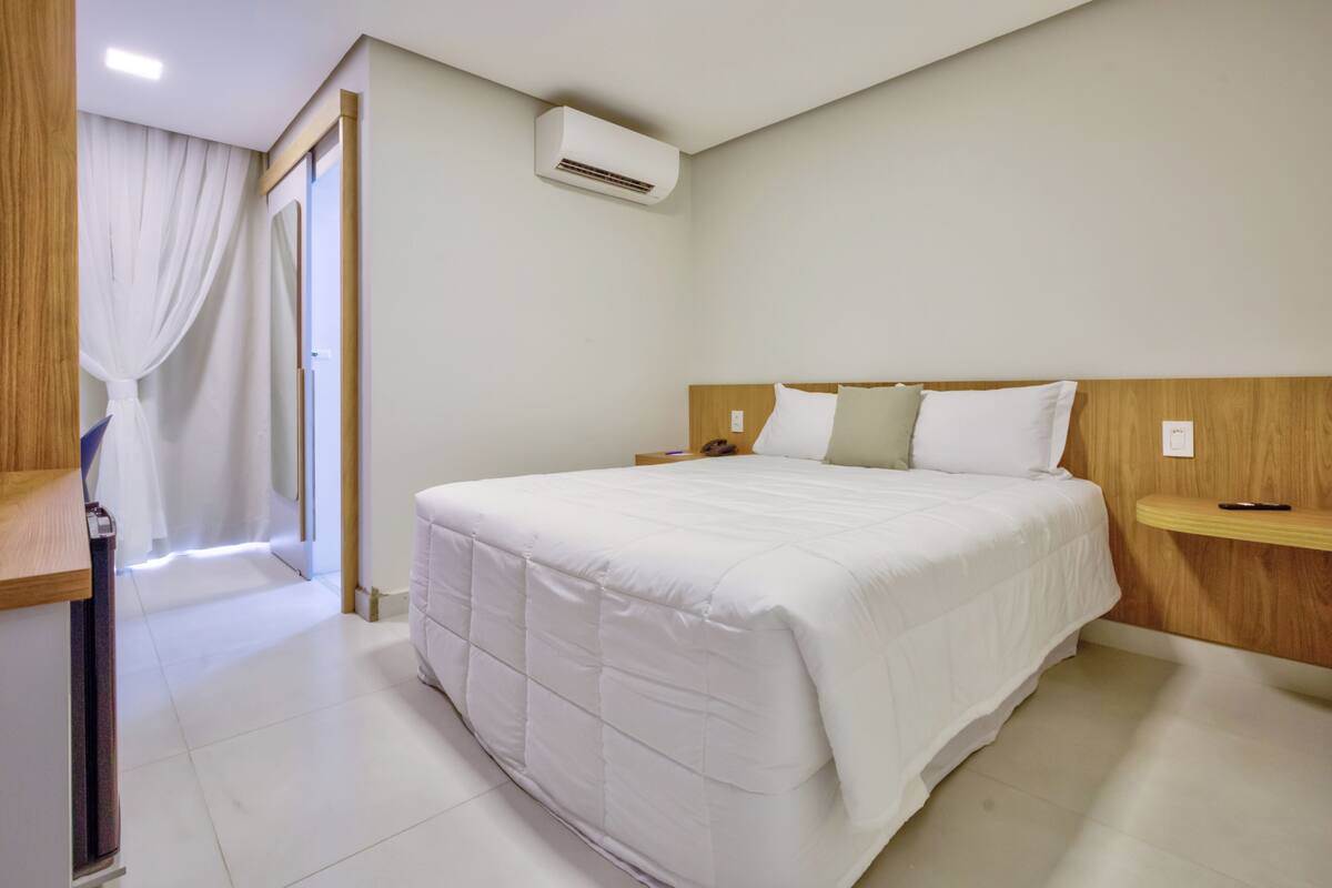 Deluxe Double Room | In-room safe, laptop workspace, free WiFi, bed sheets