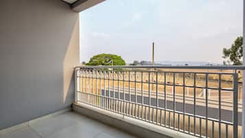 Deluxe Double Room | In-room safe, laptop workspace, free WiFi, bed sheets