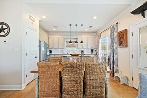 Dining - Bear Point 3BR House Orange Beach Bring Your Boat! (Orange Beach)