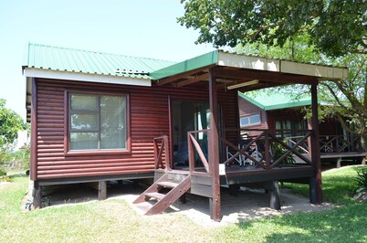 Holiday Home with 2 Cabins in Sodwana Bay