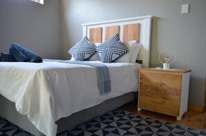 3 habitaciones, tabla de planchar con plancha, wifi y ropa de cama