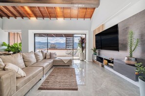 Téléviseur connecté, foyer