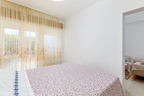 1 chambre, fer et planche Ă repasser, Wi-Fi gratuit, draps fournis
