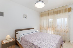 1 bedroom, iron/ironing board, free WiFi, bed sheets