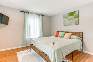 3 habitaciones, tabla de planchar con plancha, internet y ropa de cama 
