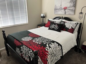 5 bedrooms, iron/ironing board, WiFi, bed sheets