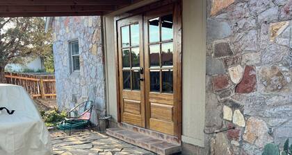 Fossil+Folk House in the heart of Fort Davis