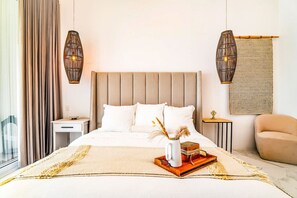 3 bedrooms, in-room safe, desk, iron/ironing board