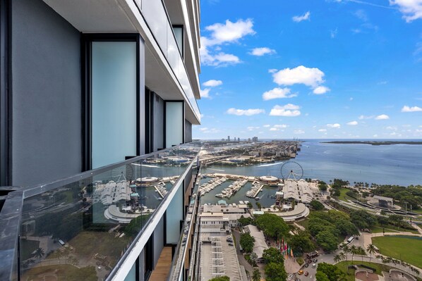 奢華開放式套房, 陽台, 城市景觀 | 陽台景觀