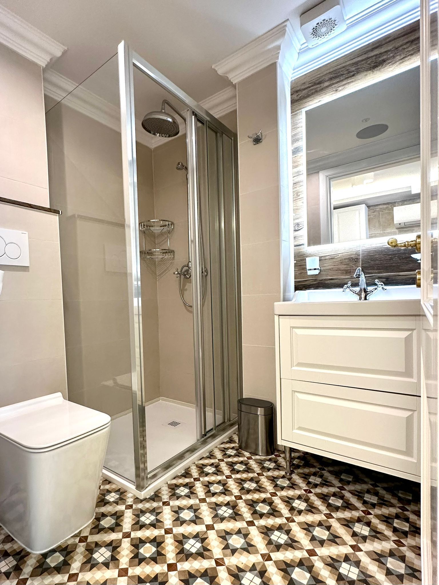 Foto - Balcony Studios