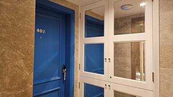 1 bedroom, in-room safe, desk, laptop workspace