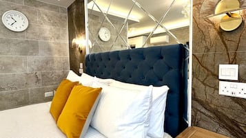 1 bedroom, in-room safe, desk, laptop workspace