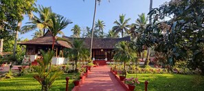 Fachada de la propiedad