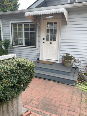 Exterior detail - Charming Home with Water Views (Bremerton)