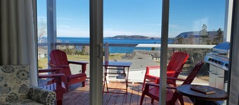 Ocean Breeze Relaxing Ocean Front