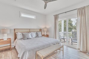 4 bedrooms, iron/ironing board, free WiFi, bed sheets - Kure Beach, Multi Family, 3 Privacy Suites, Bunk Room, Private Beach Access (Kure Beach)