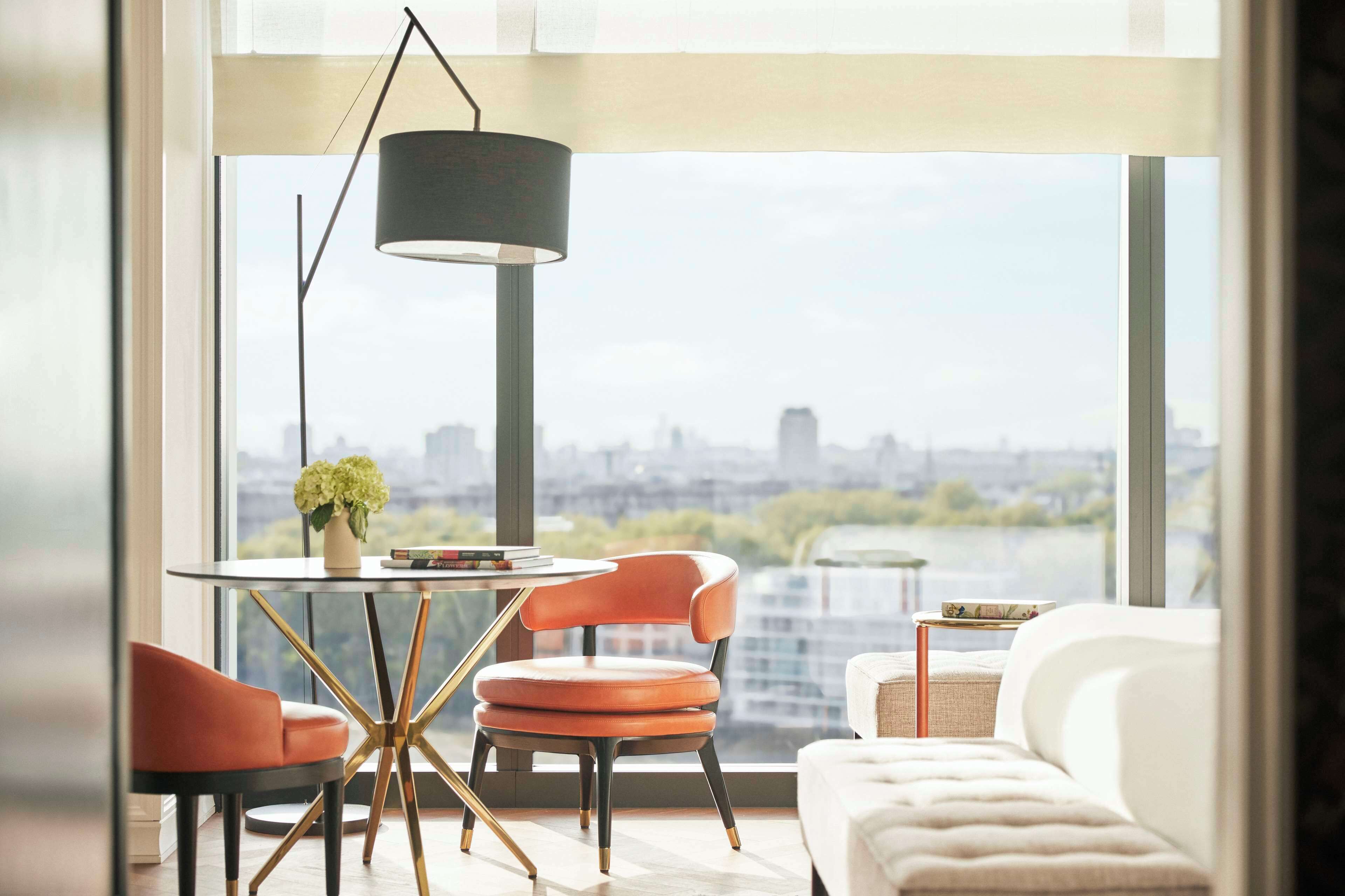 埃及棉床單、高級寢具、Tempur-Pedic 床墊、迷你吧