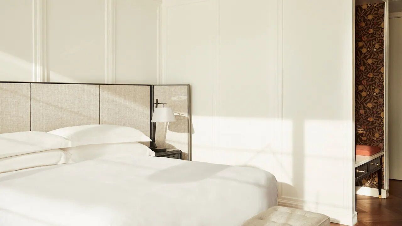 Egyptian cotton sheets, premium bedding, Tempur-Pedic beds, minibar