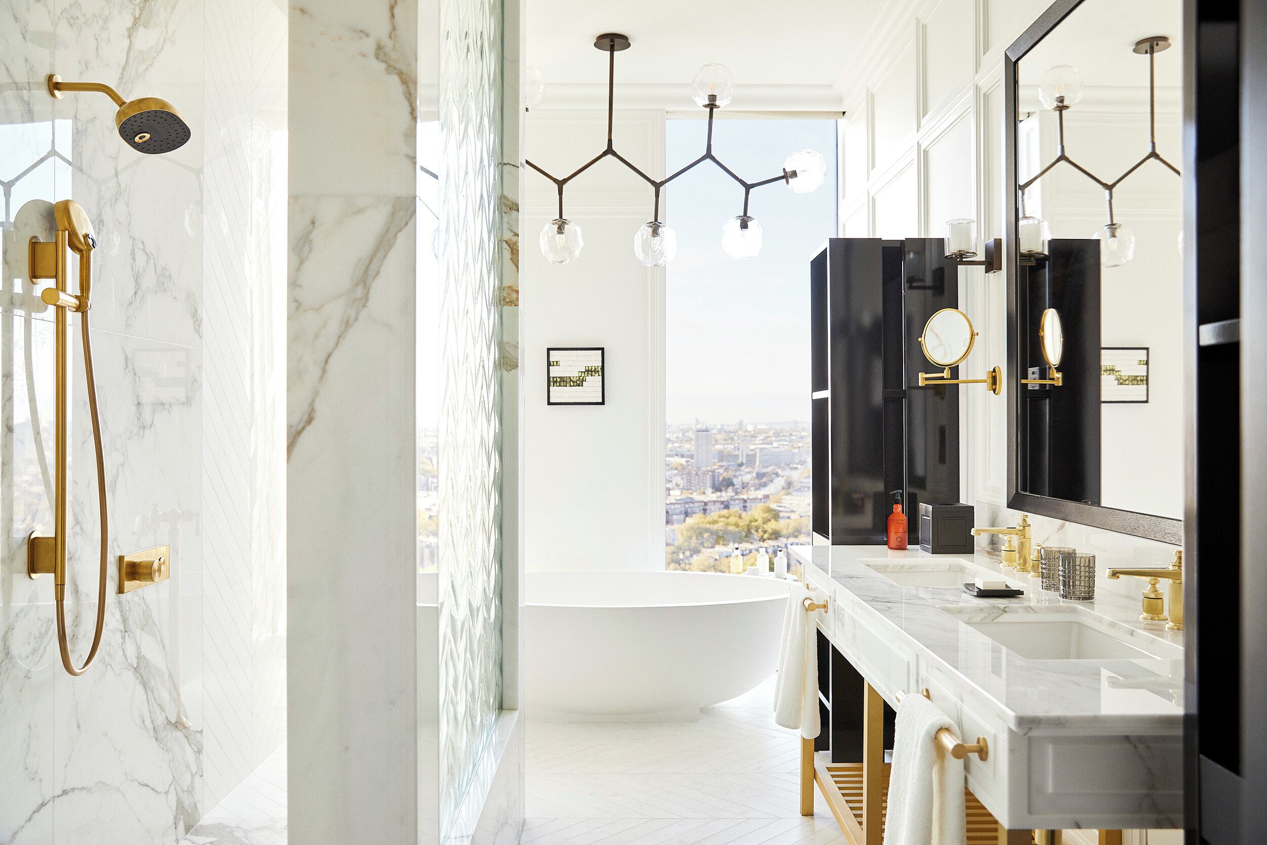 Suite (Ambassador) | Bathroom | Separate tub and shower, designer toiletries, hair dryer, bathrobes
