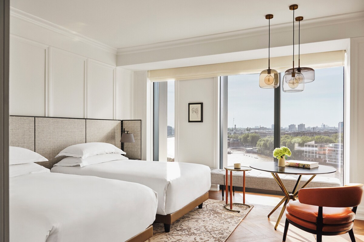 Habitación familiar | Sábanas de algodón egipcio y ropa de cama de alta calidad