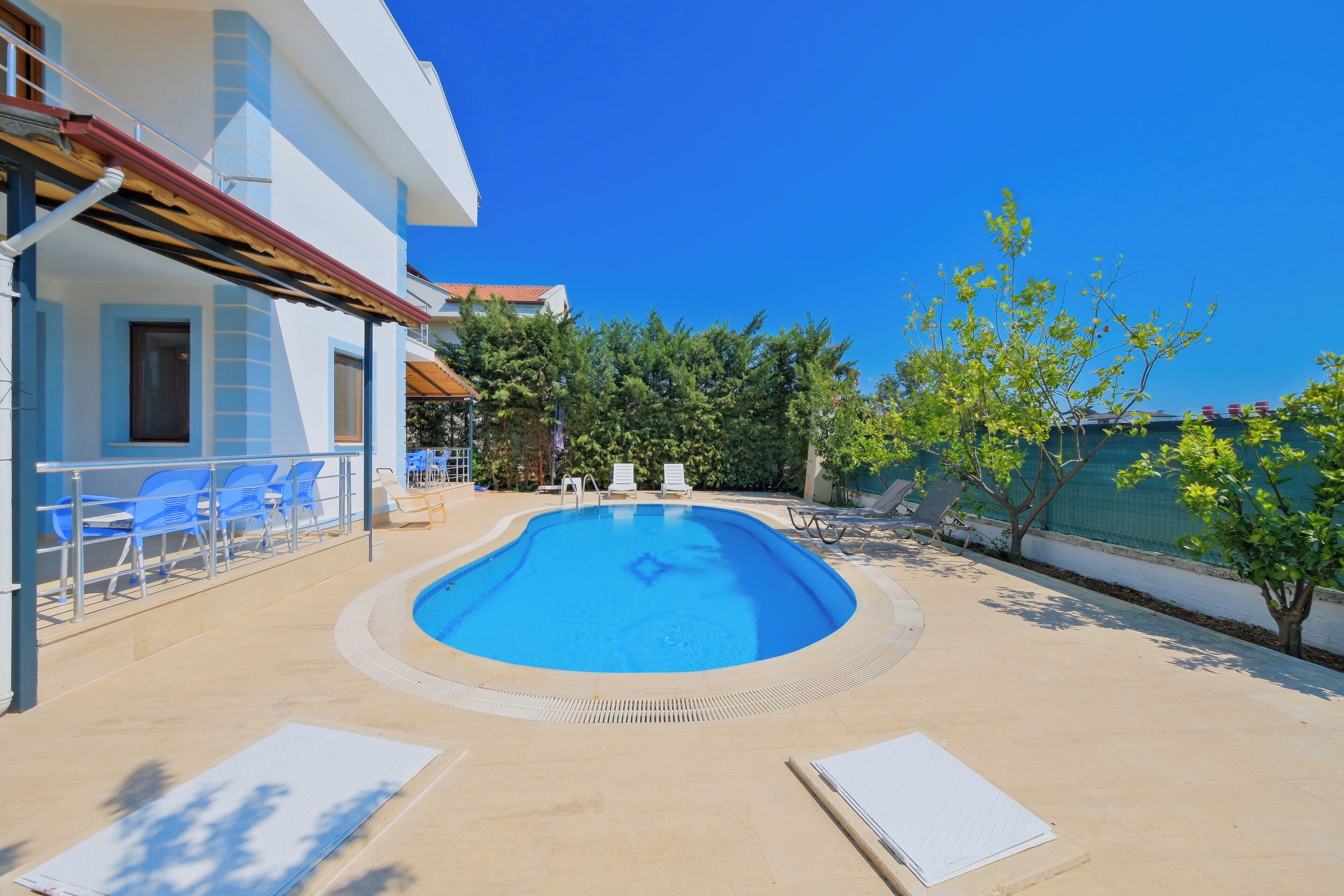 Villa familiar, 4 habitaciones, alberca privada, vista al mar | Terraza o patio