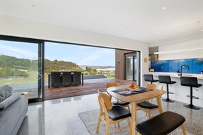 Interior - Beaching, fishing, relaxing with water views on the Tutukaka Coast, (Whangarei)