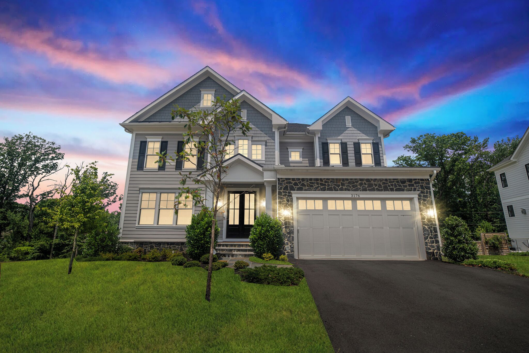 Spacious 5-bedroom home, Family Friendly in delightful Oak Hill