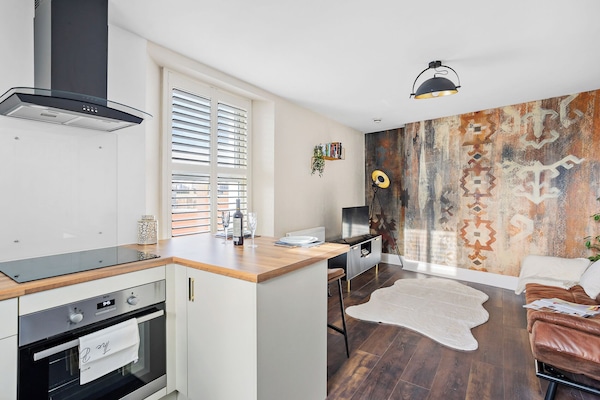 Refrigerador, horno, cafetera y tetera y tetera eléctrica