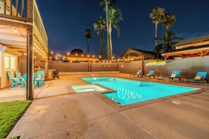 Outdoor pool - FAMILY HEATED POOL HOME/ 4BR/ KING BED Suite/Arcade Games/Billiard Table/Slp12 (Rialto)