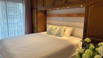 3 slaapkamers, een strijkplank/strijkijzer, wifi