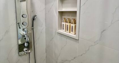 Cozy Home Near Transit & Hillcrest Mall with Free Parking