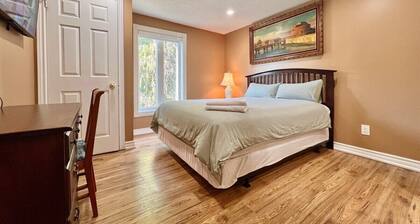Cozy Home Near Transit & Hillcrest Mall with Free Parking