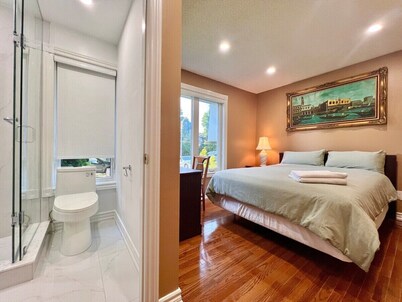 Cozy Home Near Transit & Hillcrest Mall with Free Parking