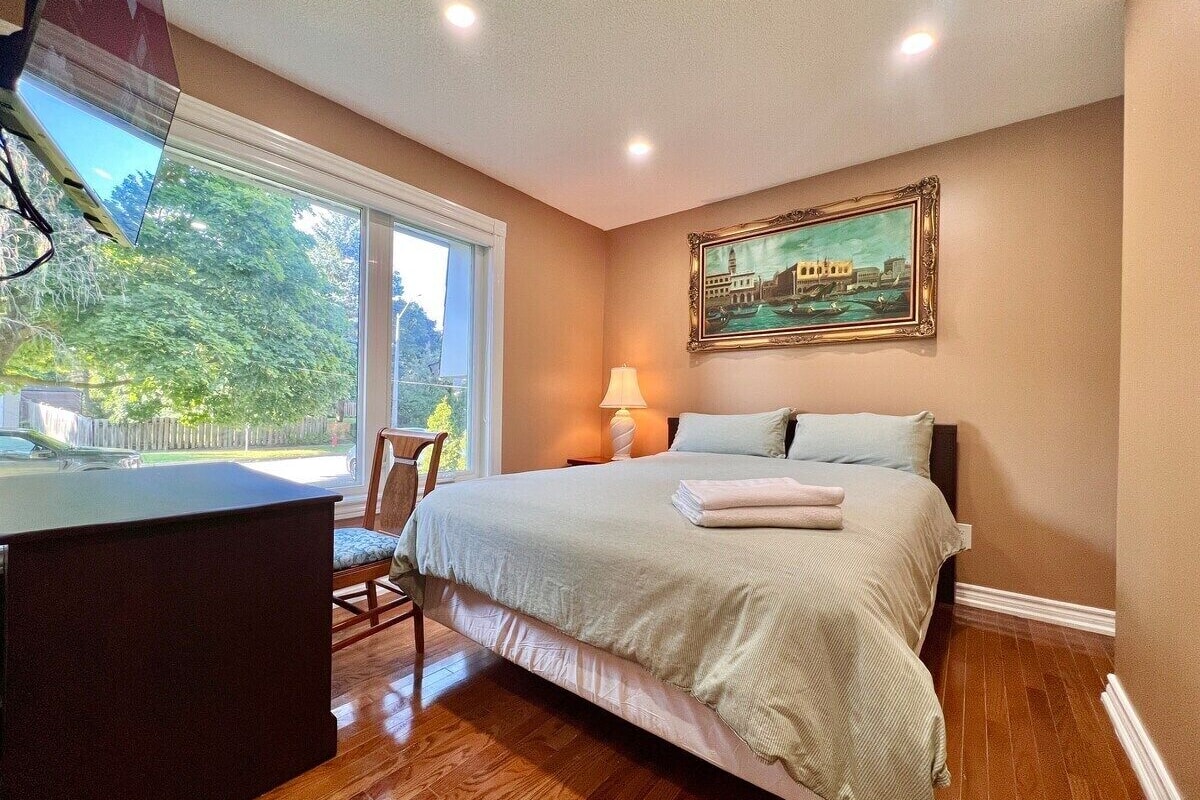 Rom – premium, 1 queensize-seng, privat bad | Sengetøy i egyptisk bomull, sengetøy av topp kvalitet og skrivebord