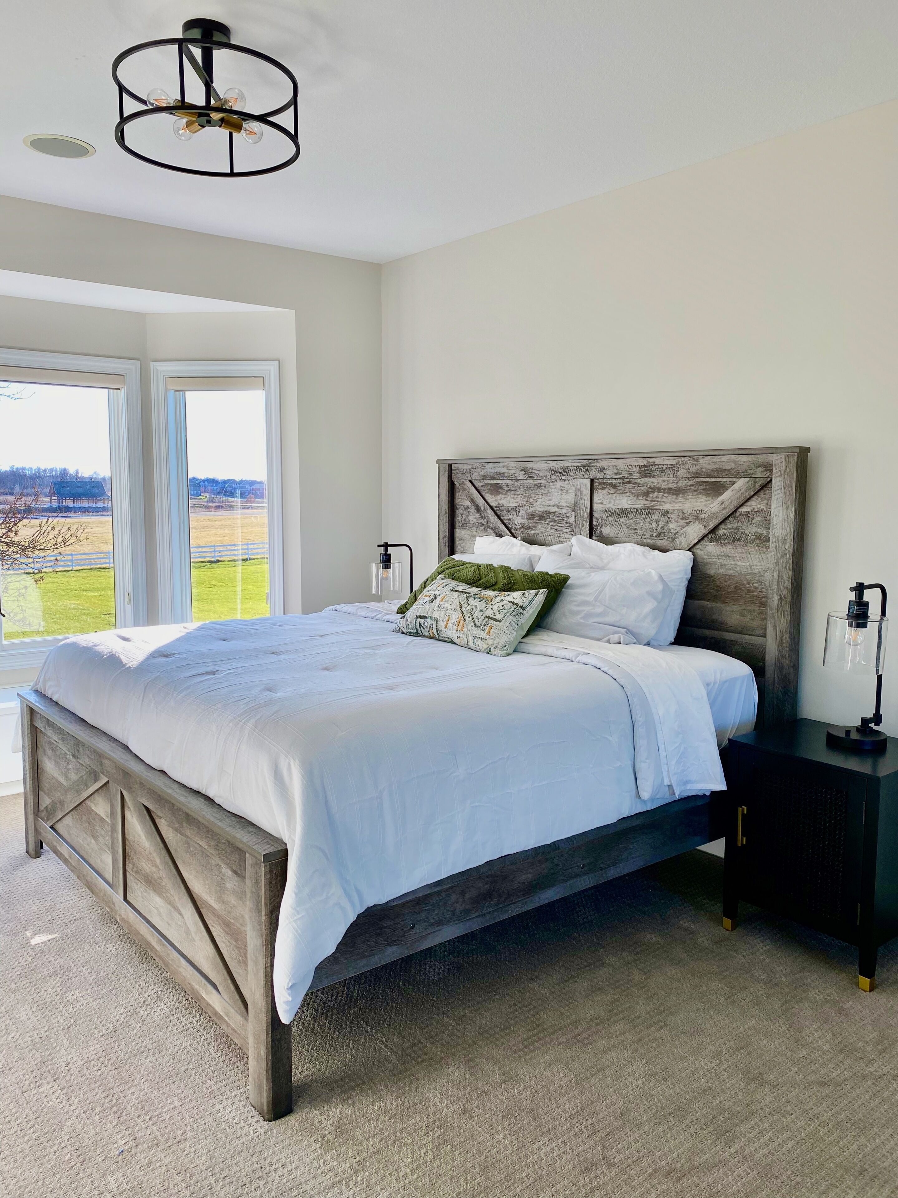 5 chambres, fer et planche à repasser, Wi-Fi, draps fournis