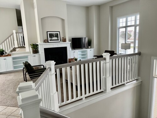 The Bavaria Farmhouse - 30 Acre Estate