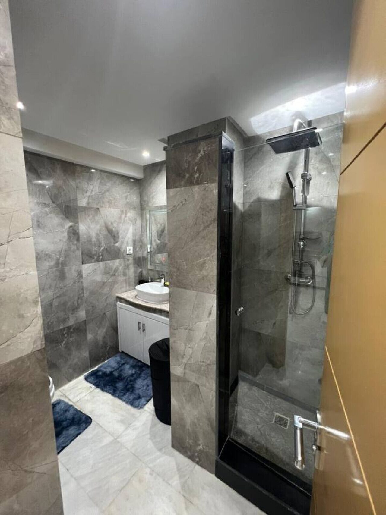 Hair dryer, towels