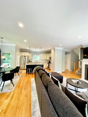 Smart-TV, Kamin, Videospiele