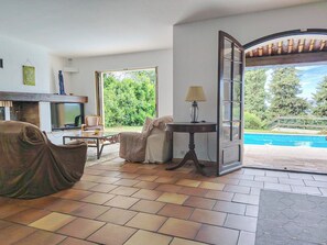 TV - 4 BR Villa with Pool, Sea View, AC, Parking... - BENAKEY (Le Cannet)