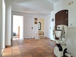 Interior - 4 BR Villa with Pool, Sea View, AC, Parking... - BENAKEY (Le Cannet)