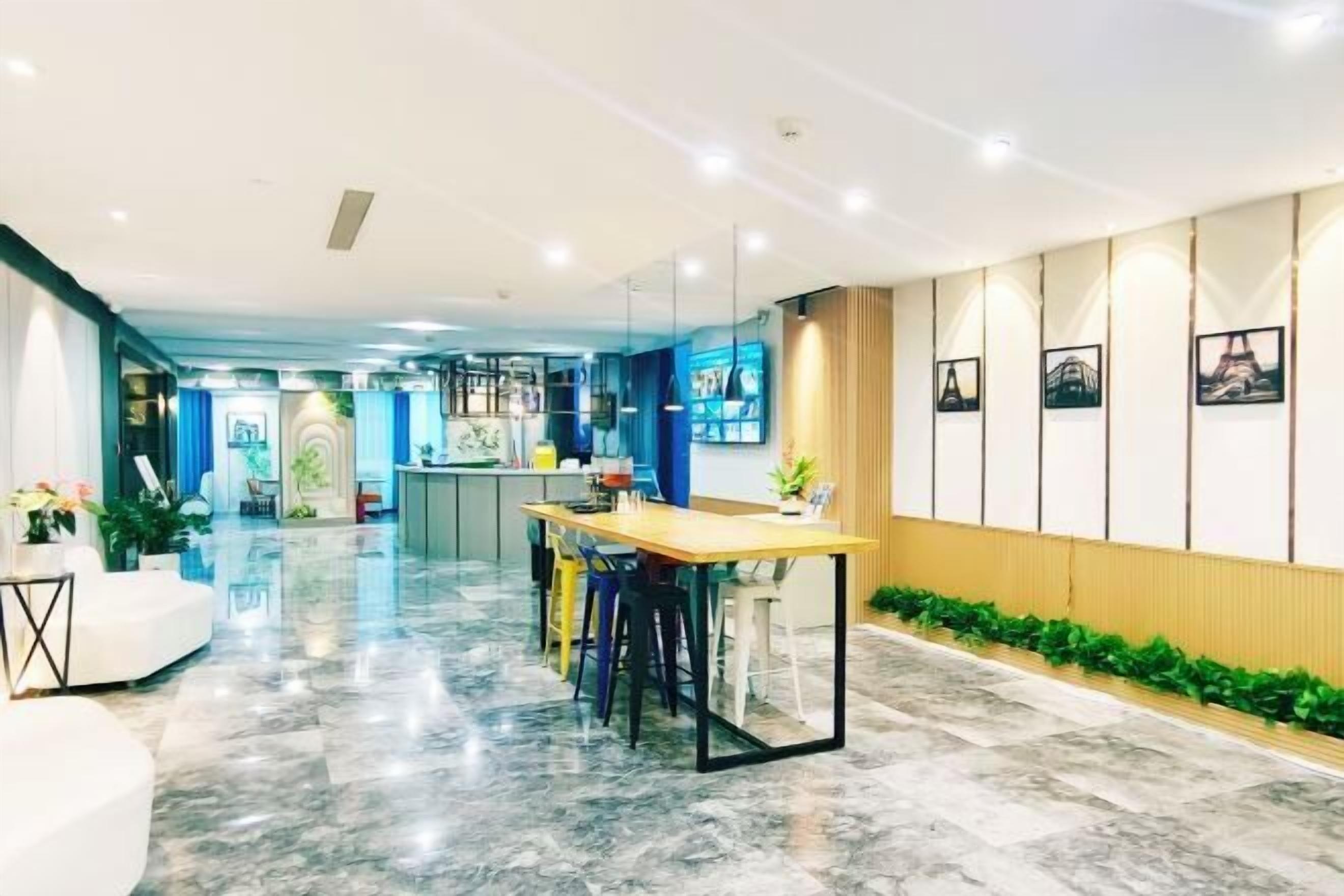 المنشأة من الداخل